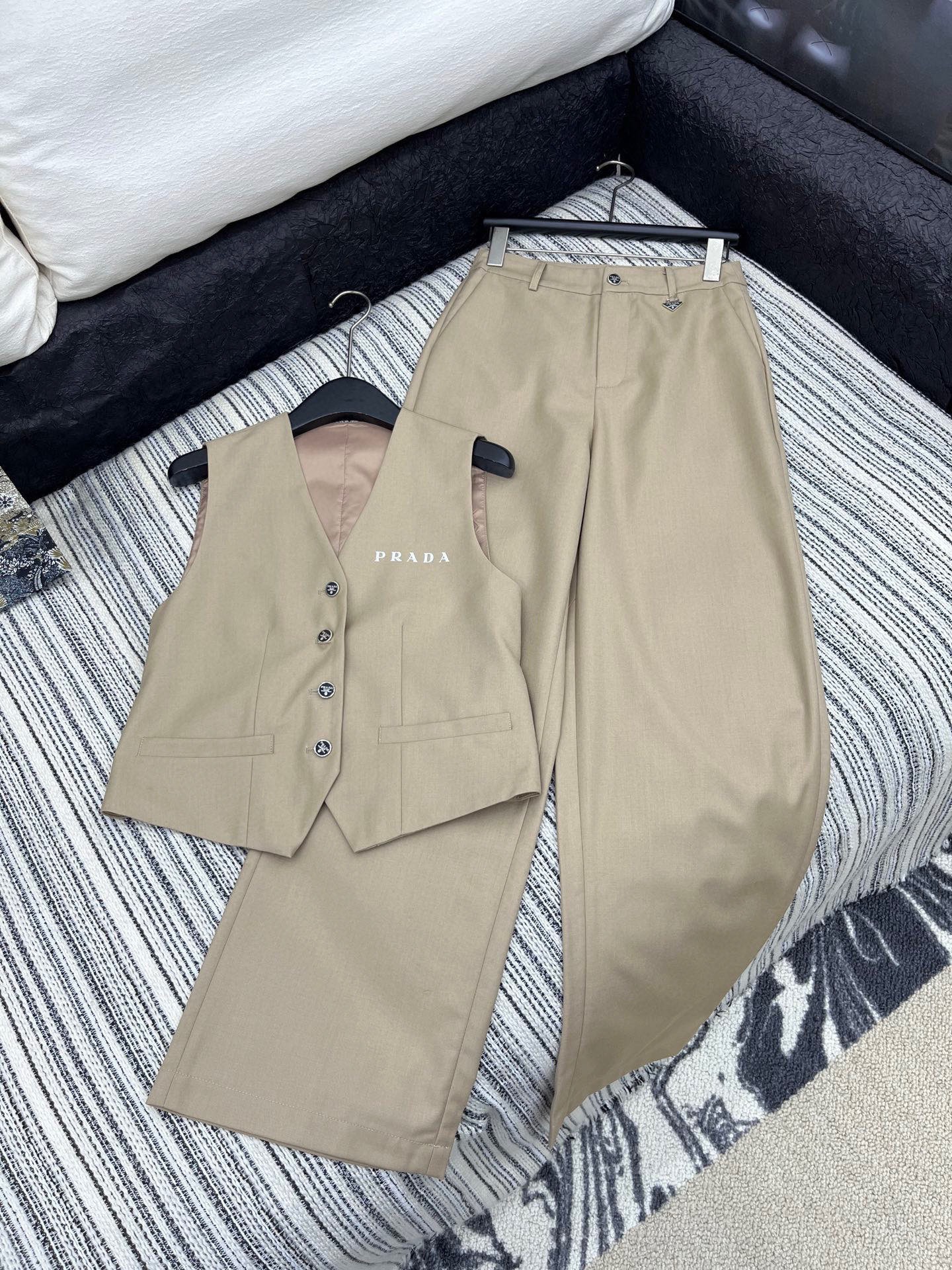 Atelier Khaki Tailored Set