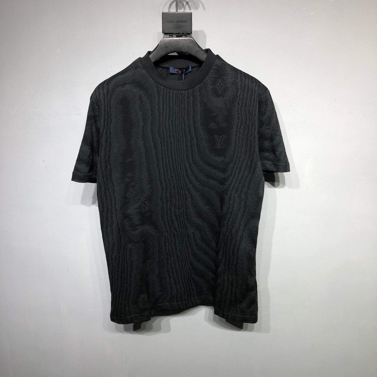 Ribbed Noir Tee